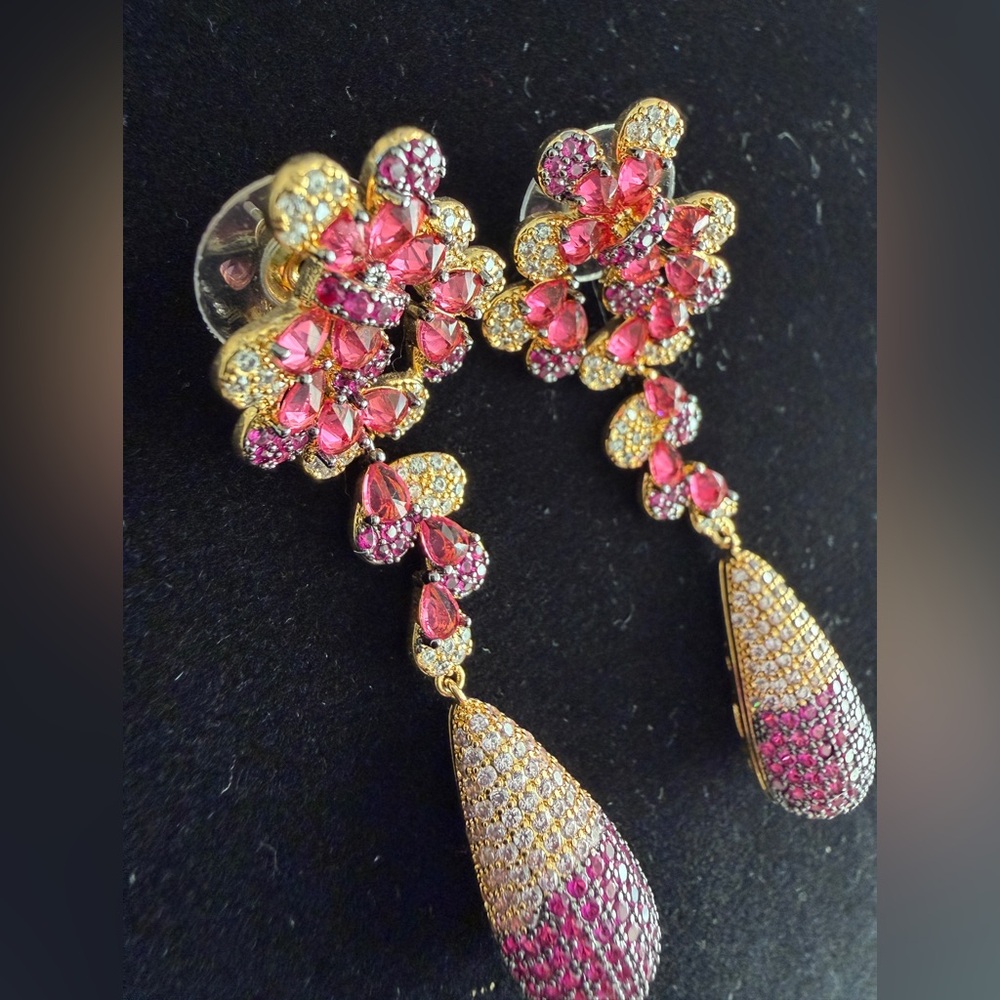 Elegant Pink and Gold Floral Earrings - Picture 2 of 4